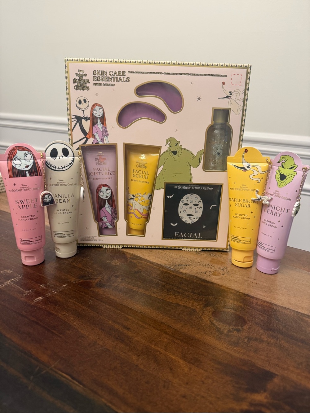 Disney Nightmare Before Christmas Skincare Gift Set Hand Cream Jack Sally Oogie
